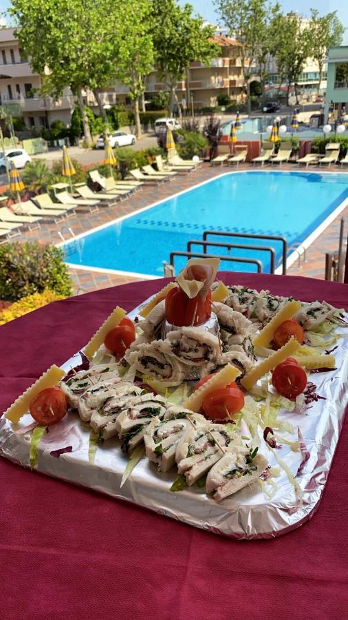 Hotel Prestigio Cesenatico Eksteriør billede