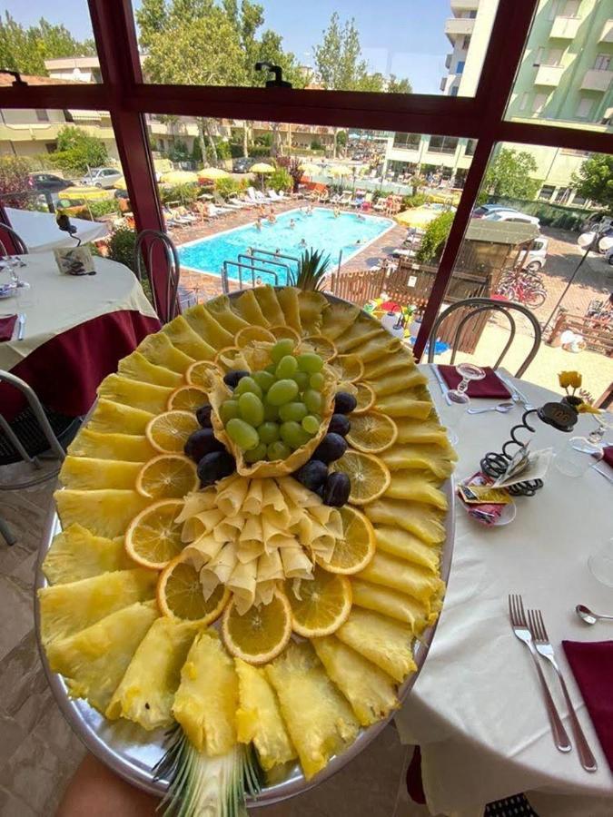 Hotel Prestigio Cesenatico Eksteriør billede