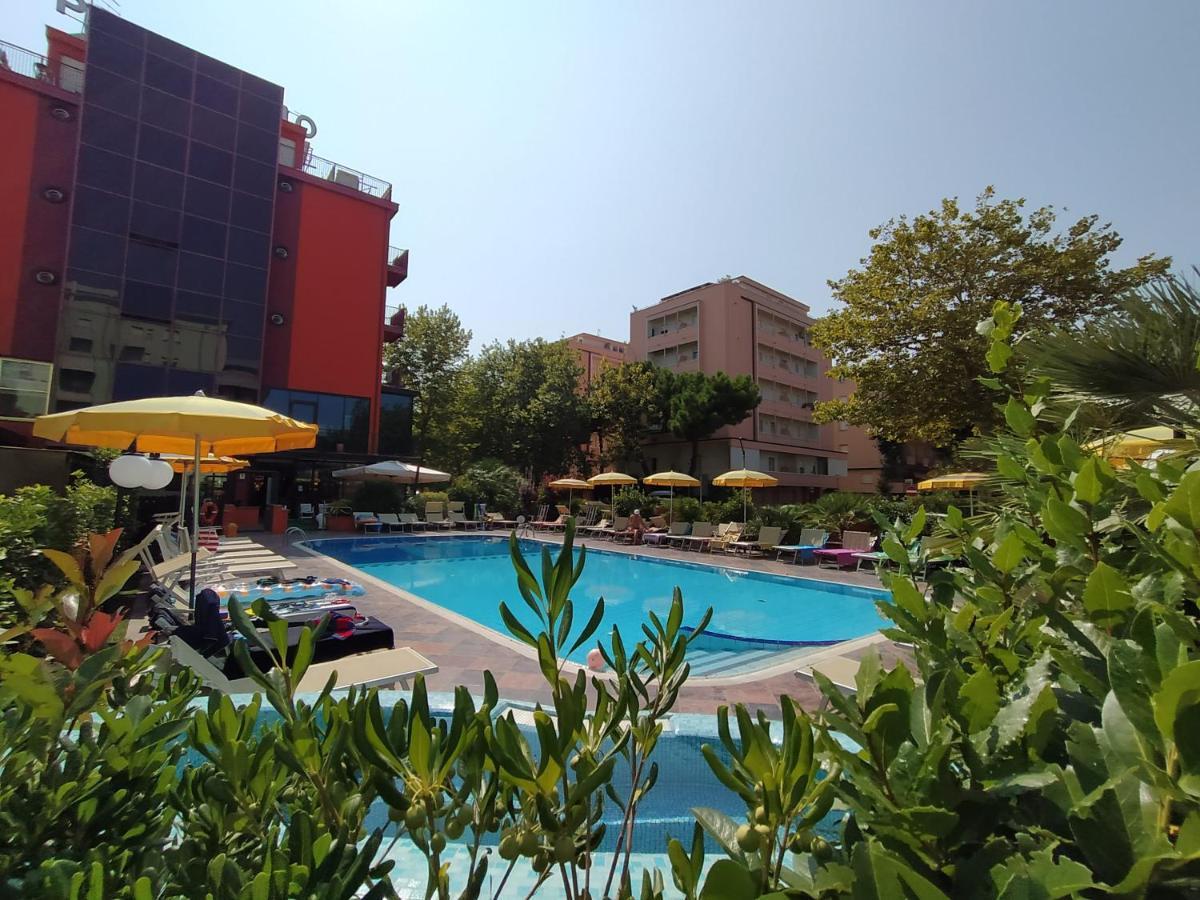 Hotel Prestigio Cesenatico Eksteriør billede