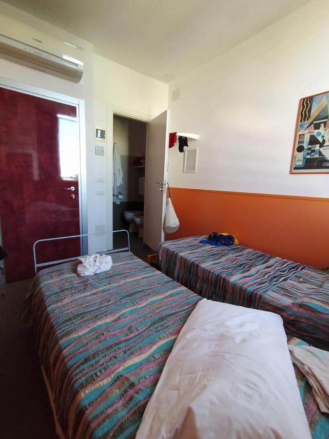 Hotel Prestigio Cesenatico Eksteriør billede
