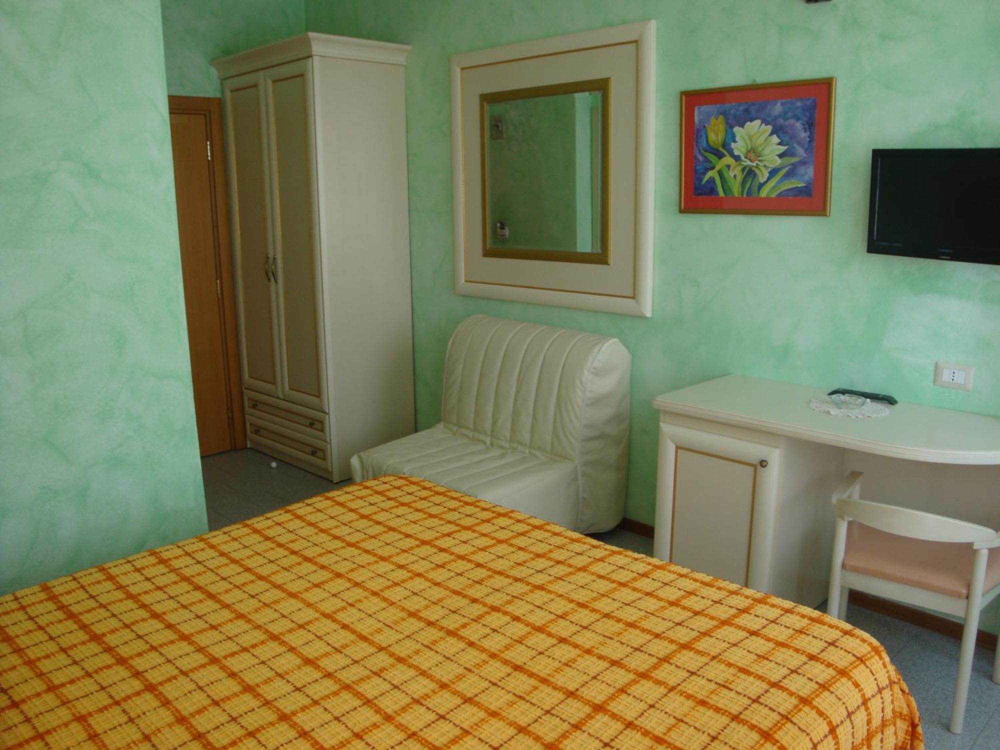 Hotel Prestigio Cesenatico Værelse billede