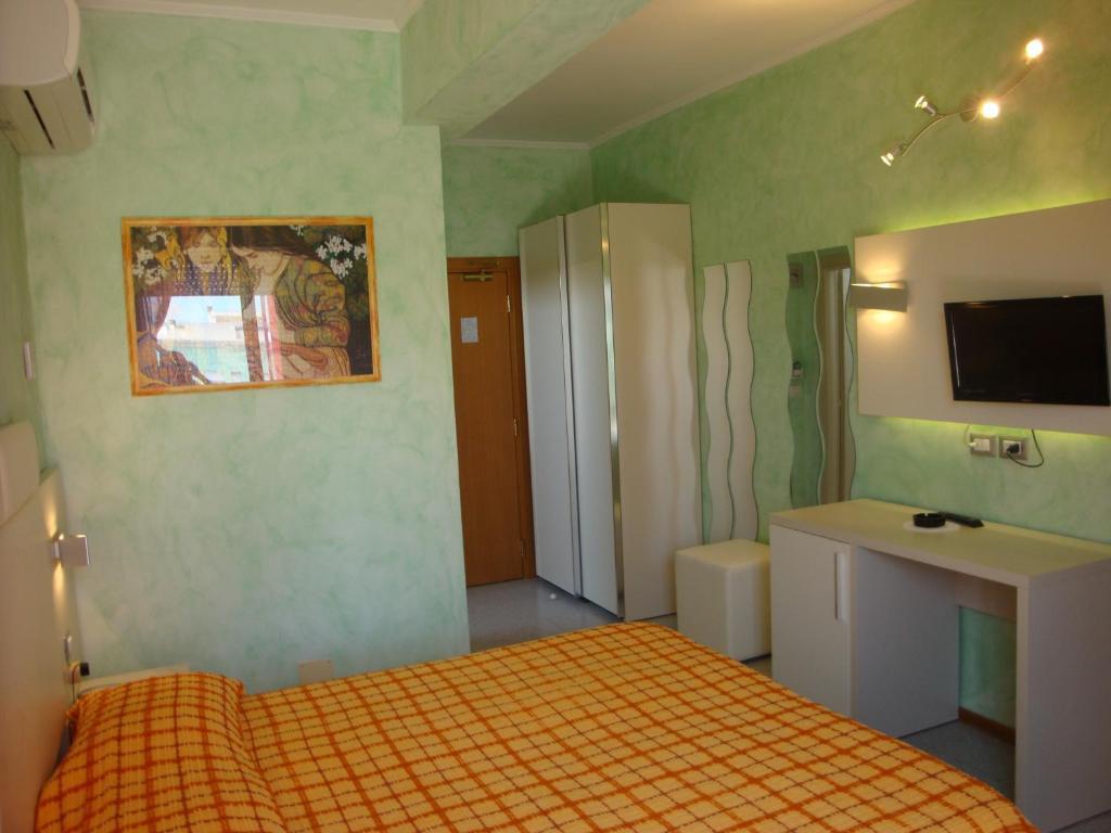 Hotel Prestigio Cesenatico Værelse billede