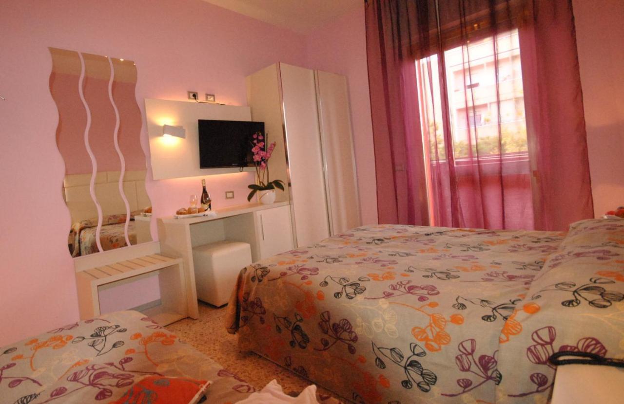 Hotel Prestigio Cesenatico Eksteriør billede