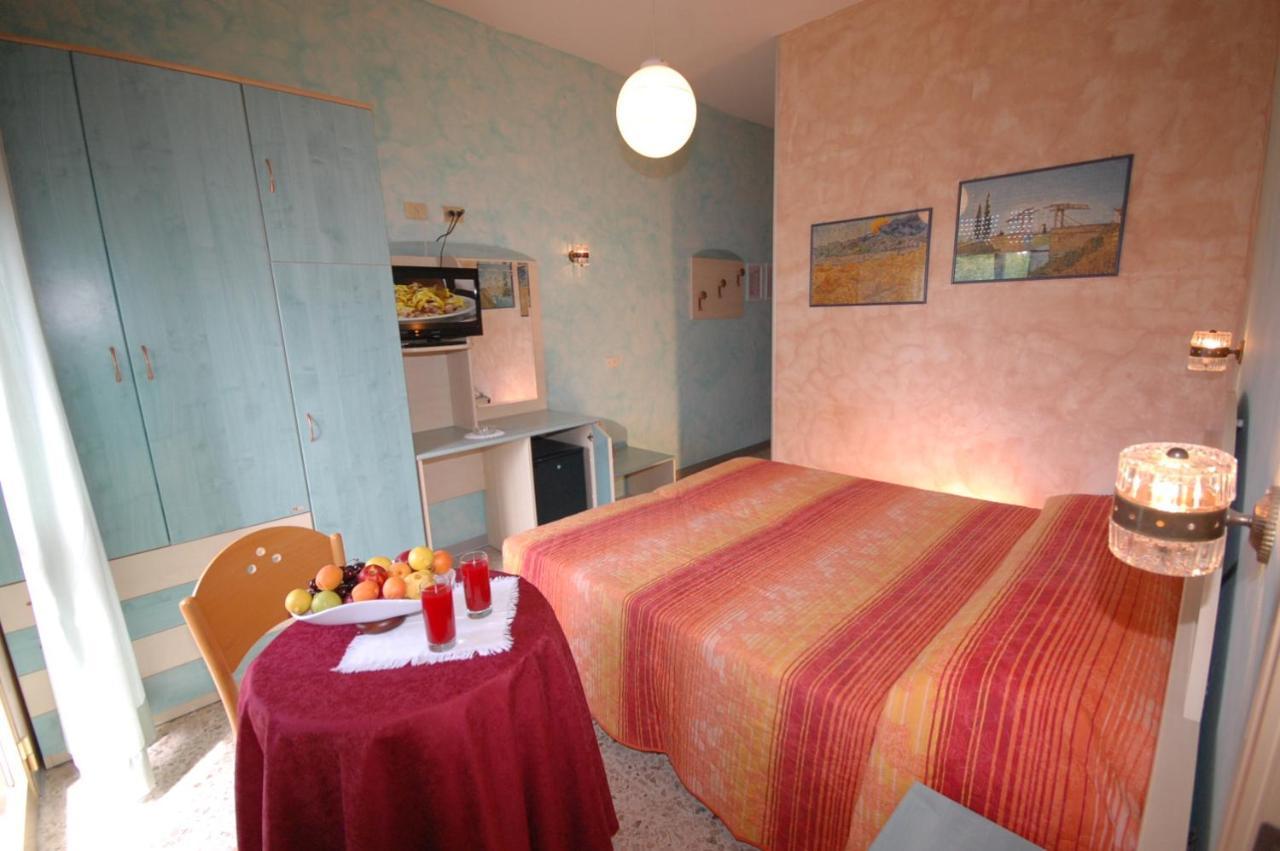 Hotel Prestigio Cesenatico Eksteriør billede