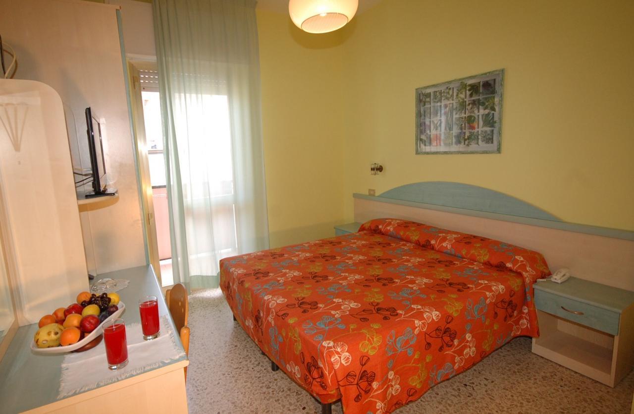 Hotel Prestigio Cesenatico Eksteriør billede